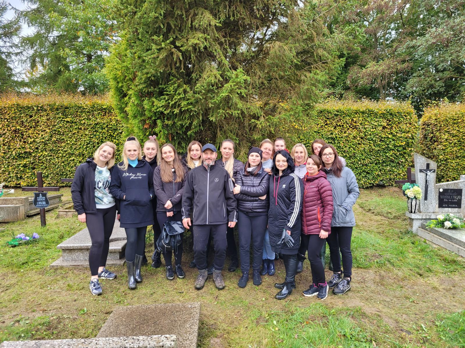 Posprzątaliśmy groby naszych podopiecznych