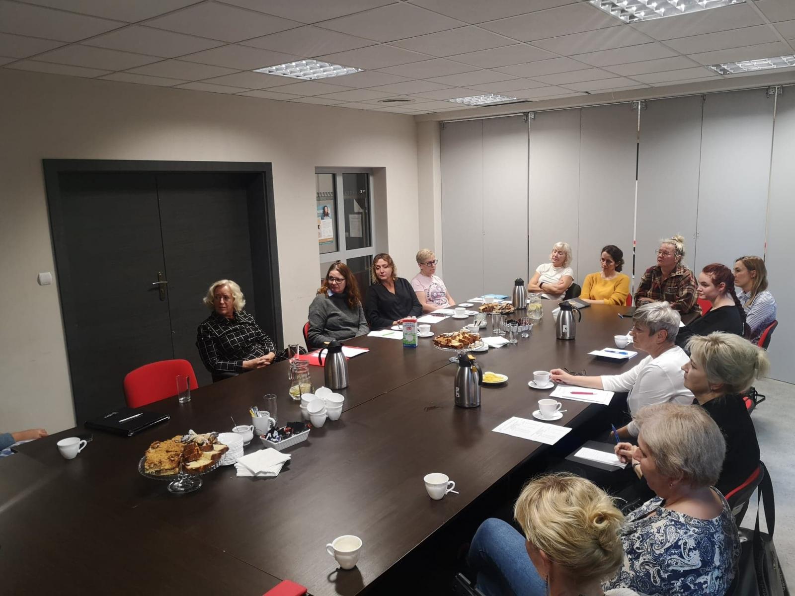 Spotkanie pielęgniarek z przedstawicielkami MOPR