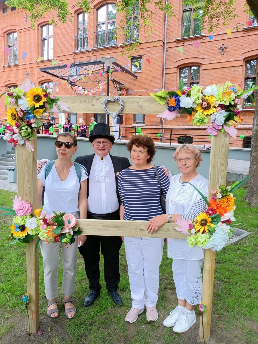 Piknik rodzinny w Domu Seniora