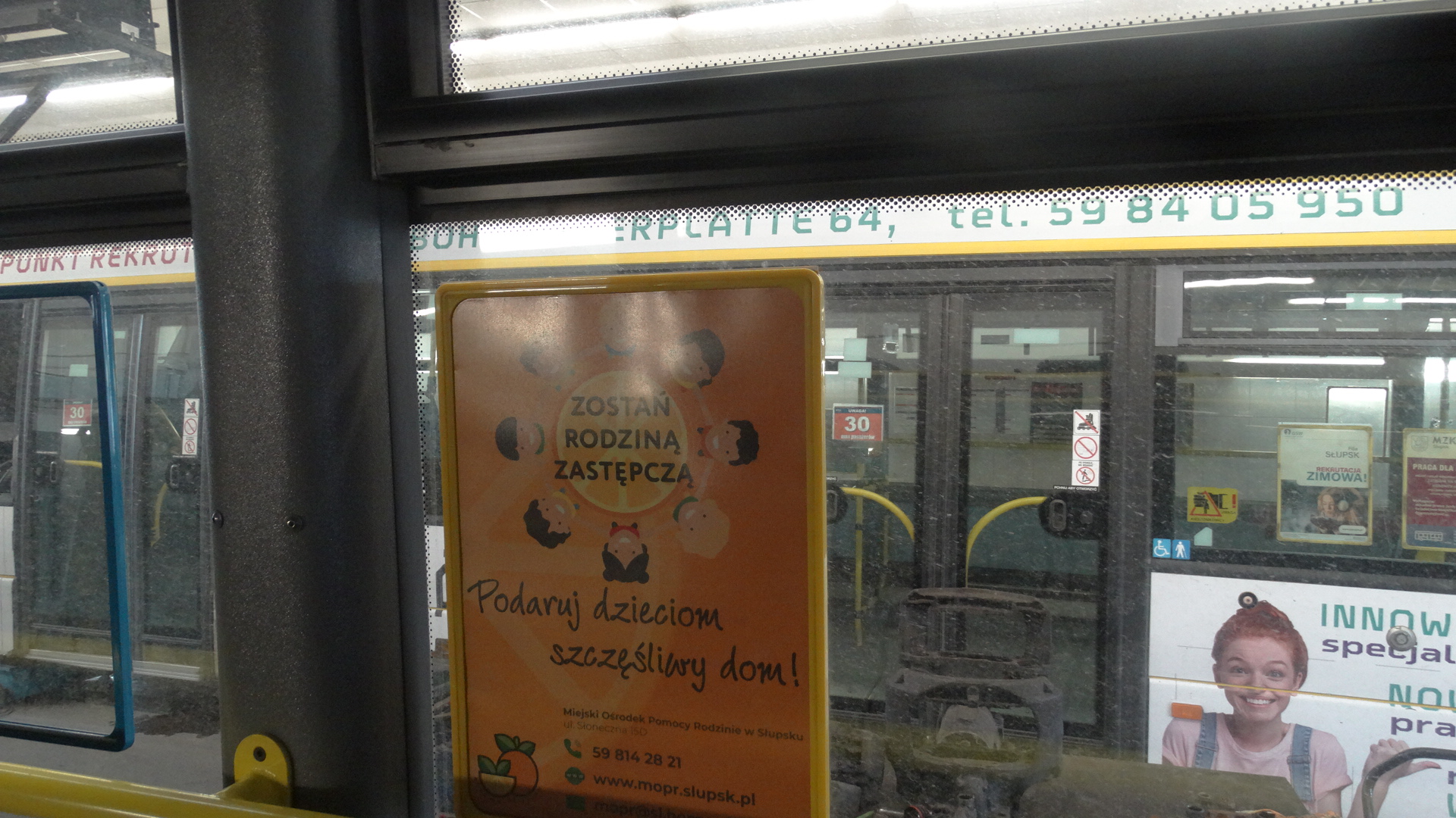 Promocja rodzicielstwa zastępczego w autobusach MZK