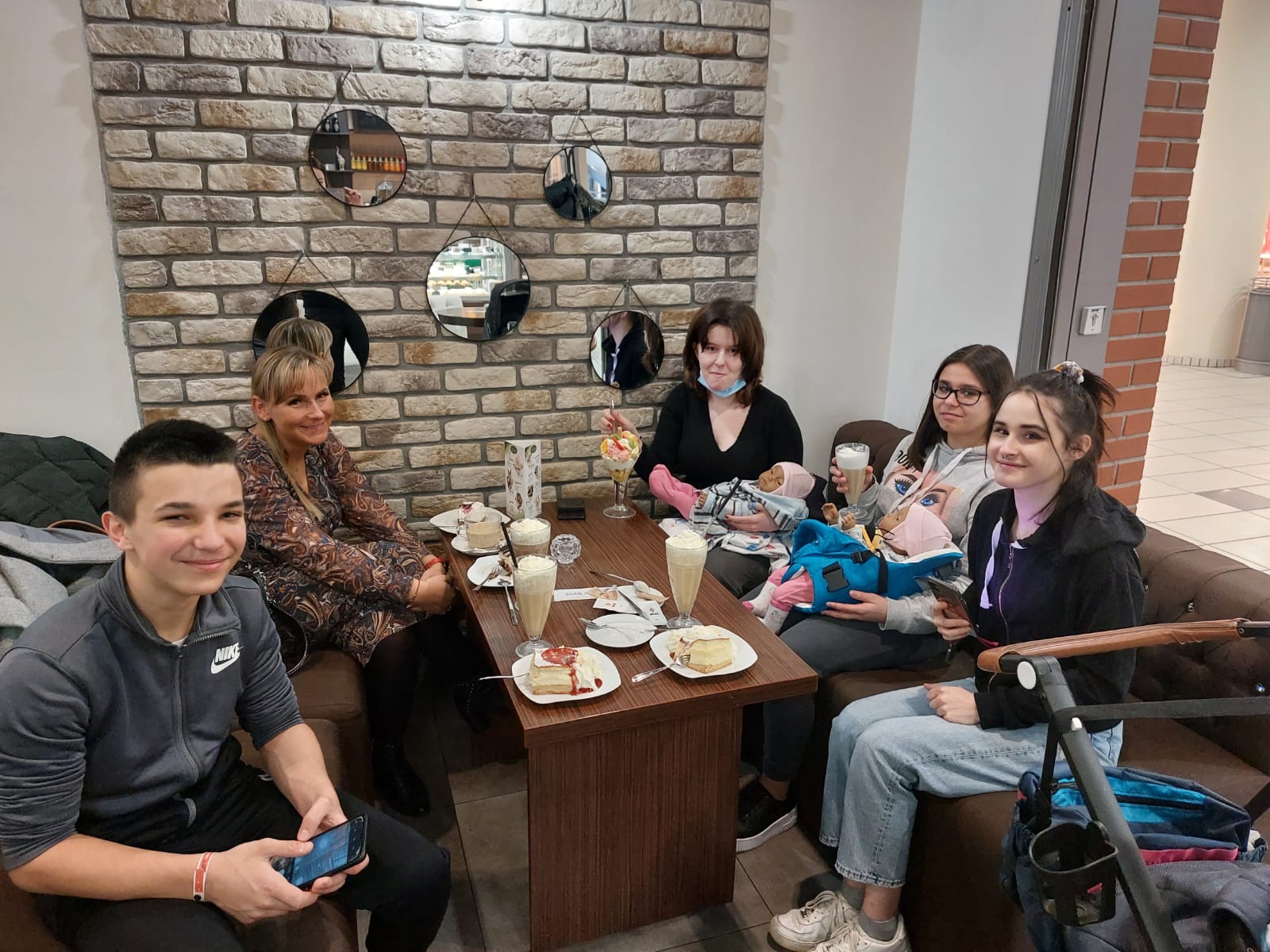 Weekend z interaktywnymi lalkami-bobasami