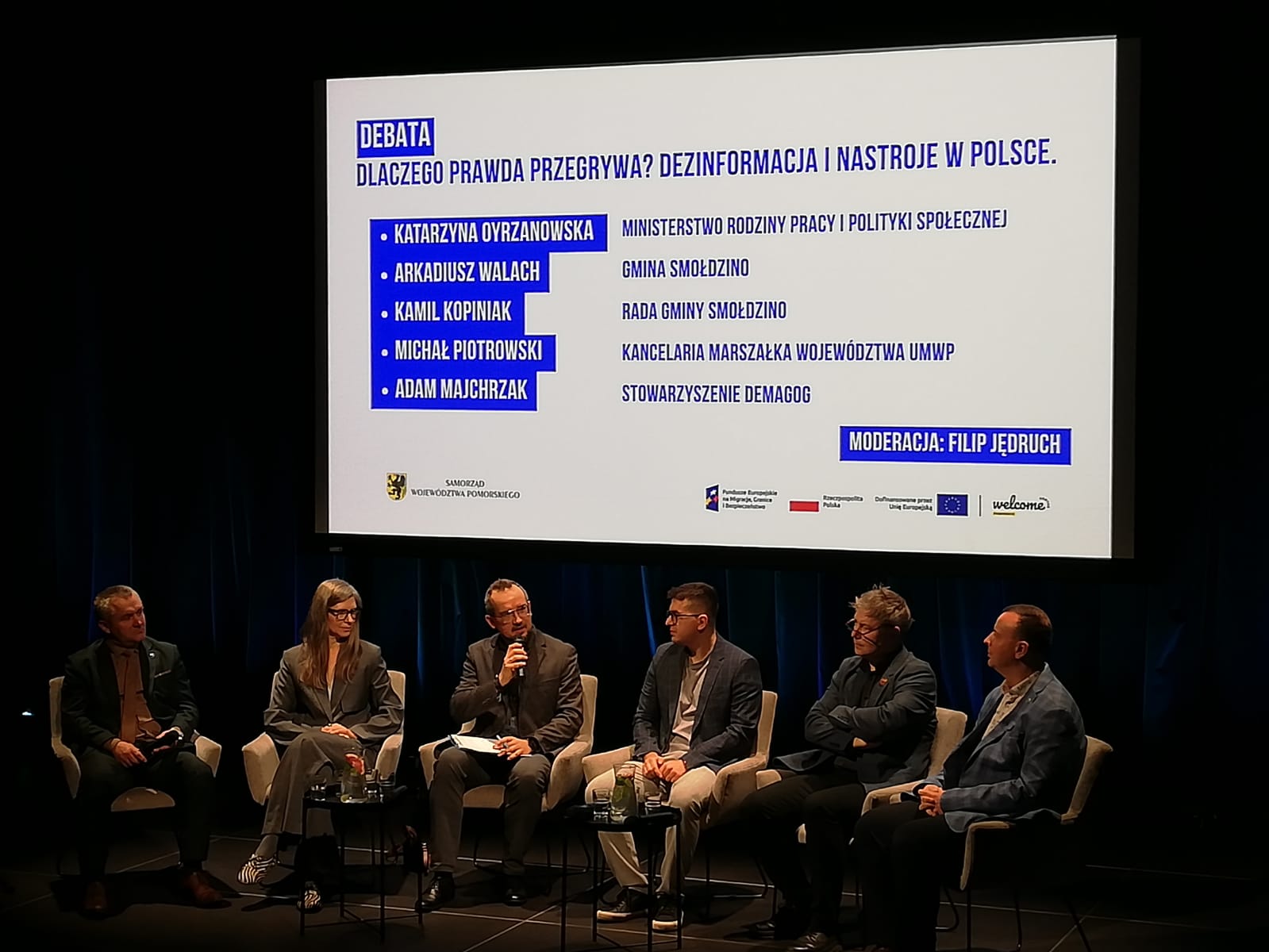 Pracownicy MOPR w Słupsku na konferencji „Dezinformacja, nastroje społeczne i migracje – gdzie mieści się prawda?”