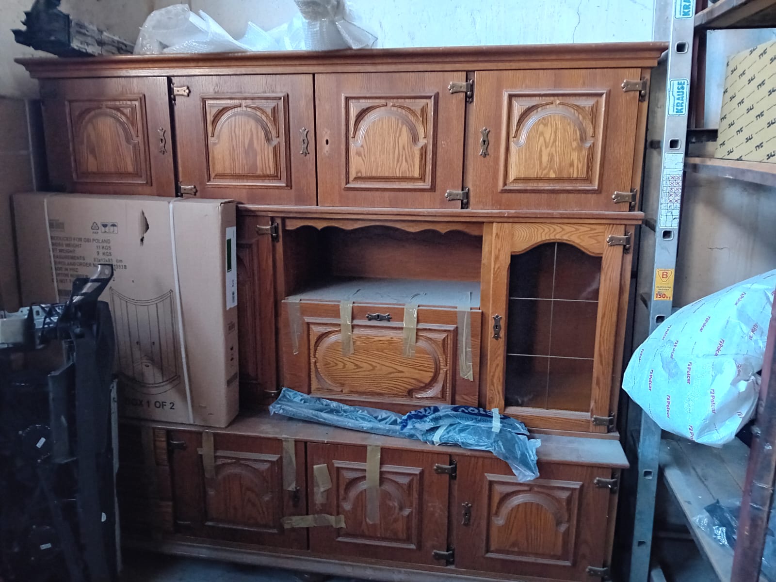 Darczyńca odda meblościankę