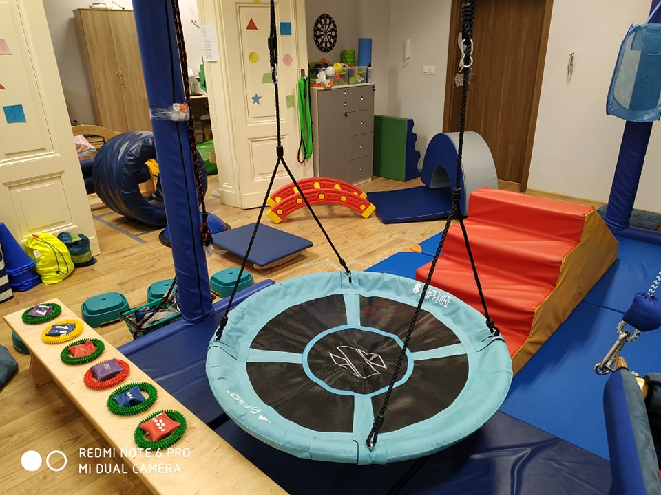 Profesjonalny sprzęt, wykwalifikowany terapeuta - prowadzimy terapię integracji sensorycznej